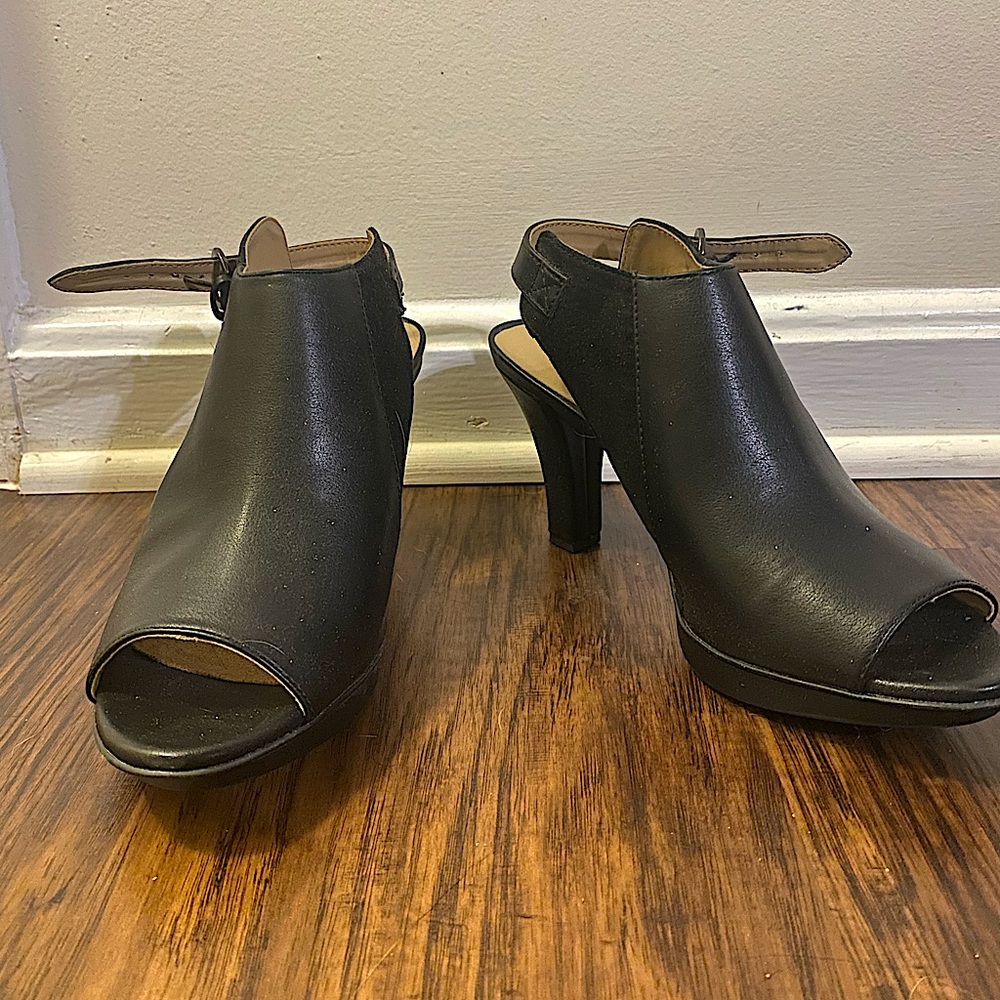 Black Naturalizer Heels